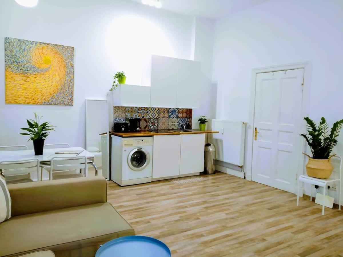 Cozy Studio In Friedrichshain, 4 Quiet Guests Only Berlijn Buitenkant foto